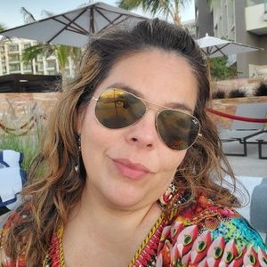 Meet your Posher, Christina